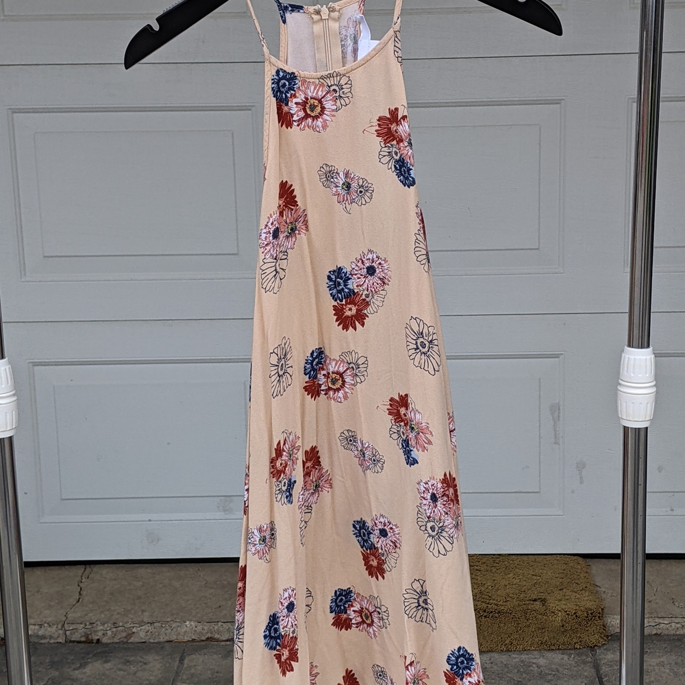 Peach Base Floral Tank with Red & Navy Blooms
